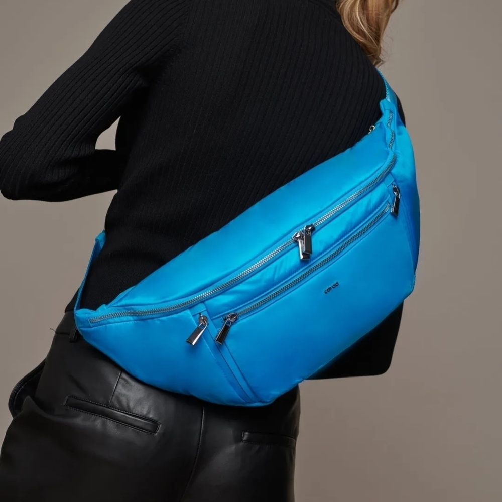 Caraa X FP Sling Bag In Cerulean
